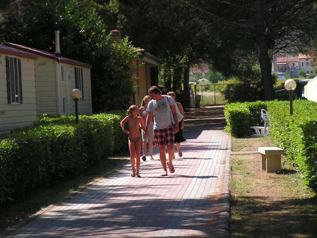 Camping Villaggio Italgest SantʼArcangelo Εξωτερικό φωτογραφία