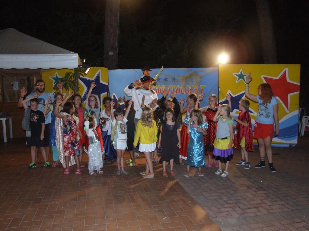 Camping Villaggio Italgest SantʼArcangelo Εξωτερικό φωτογραφία